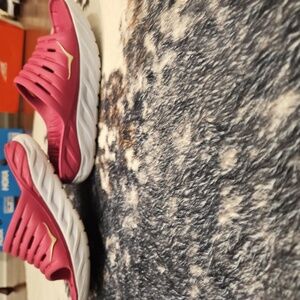 Hoka slides size 6 women's